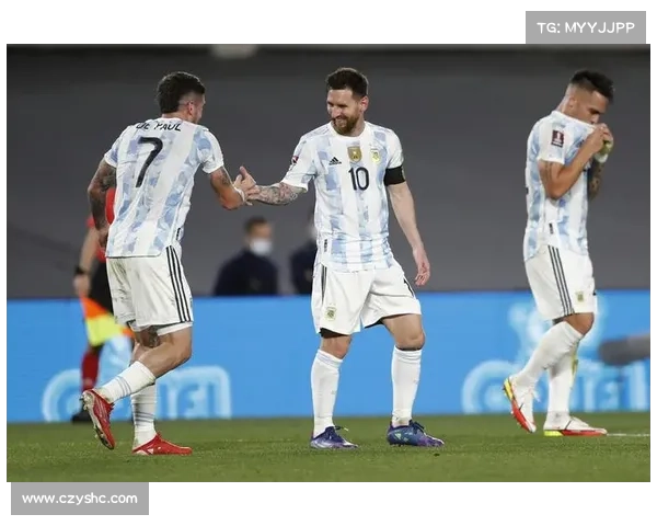 乌拉圭民族纪念赛运用全息投影技术重现百年传奇进球瞬间